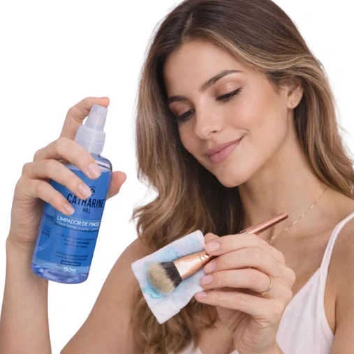 Brush Make-Up Remover | Catharine Hill