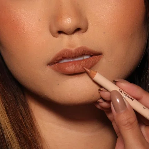 Lápis Delineador Labial Angel Lipliner | Catharine Hill