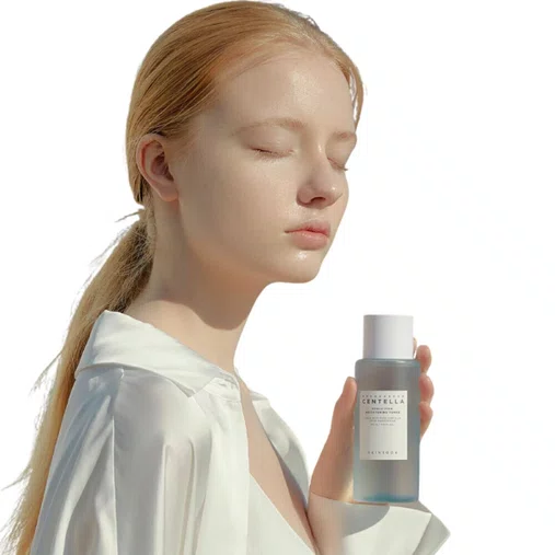 Toner Facial Hyalu-Cica Brightening Toner 210ml | Skin1004